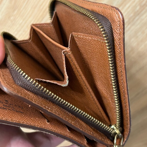 Louis Vuitton Monogram Compact Zip Bifold Wallet listing updated - Picture 12 of 17